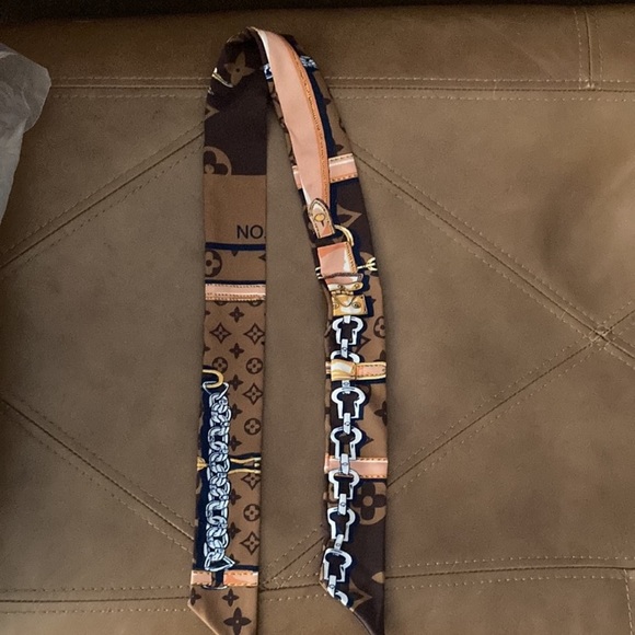 Accessories - Scarf